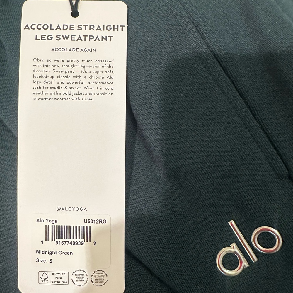 ALO Yoga Accolade Sweatpant in Dark Green